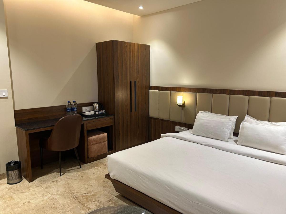 The Imperial Prime Clarks Inn Suites, Bhilwara Exterior photo